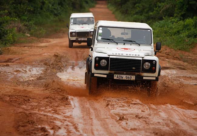 Land Rover Defender in gebruik bij het Internationale Rode Kruis.