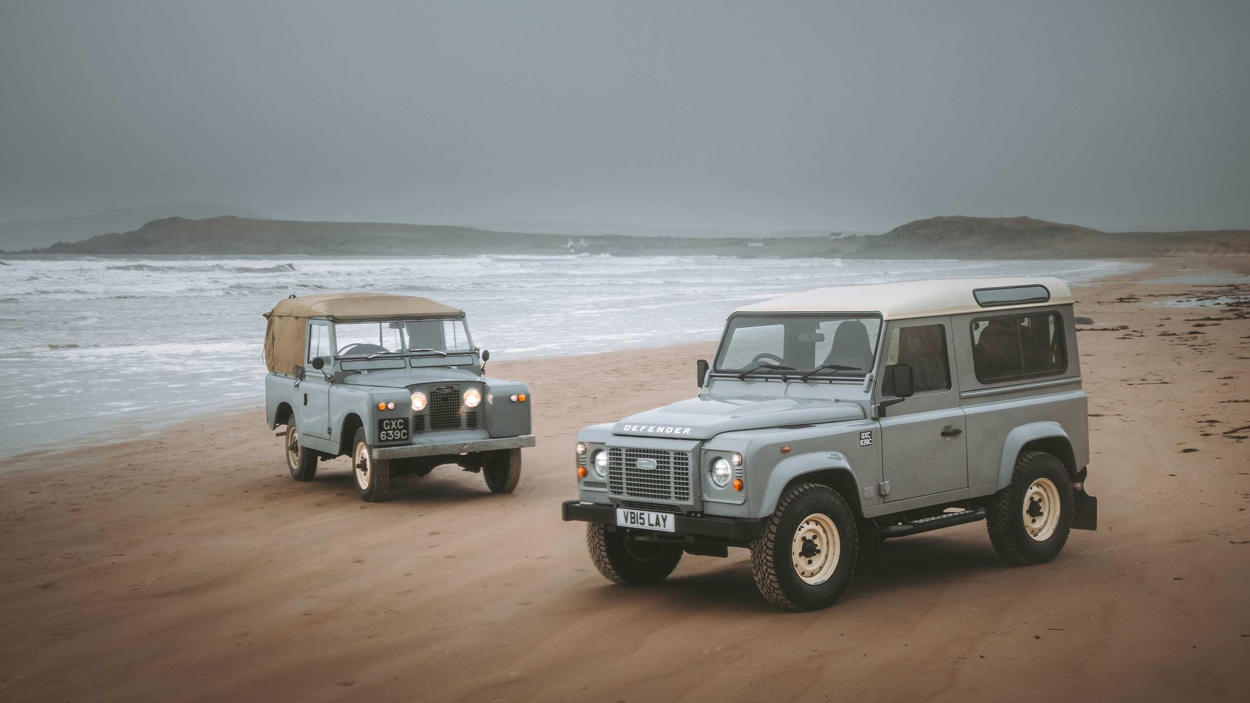 Kilchoman Distillery en Classic Defender Works V8 Islay Edition.